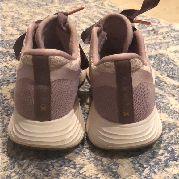 Adidas running shoes - Picture 3 of 4